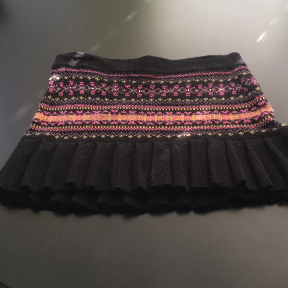 Pleated sweater skirt